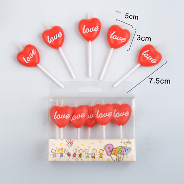 „Love“-Herzkerzen – Romantische Tortendeko im 5er-Set
