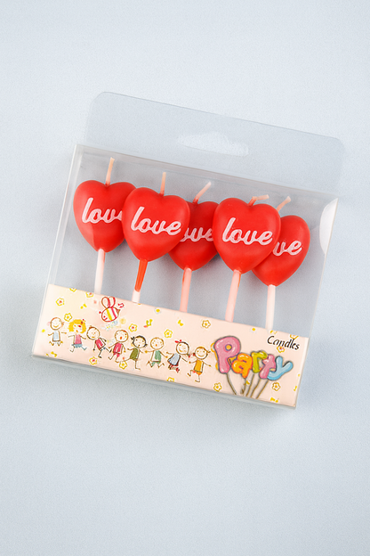 „Love“-Herzkerzen – Romantische Tortendeko im 5er-Set