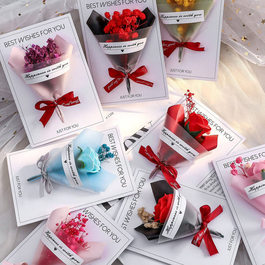 Grußkarte mit Mini-Blumenstrauß – 3D Klappkarte mit Kunstblumen & Schleife für Geburtstag, Valentinstag, Hochzeit & besondere Anlässe