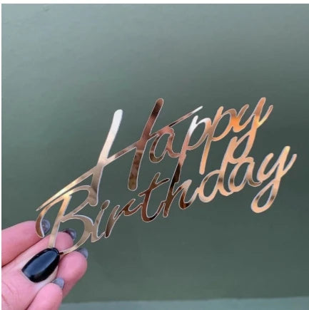 Happy Birthday Caketopper Gold – Schraege Acryl-Schrift in Spiegeloptik für stilvolle Geburtstagstorten