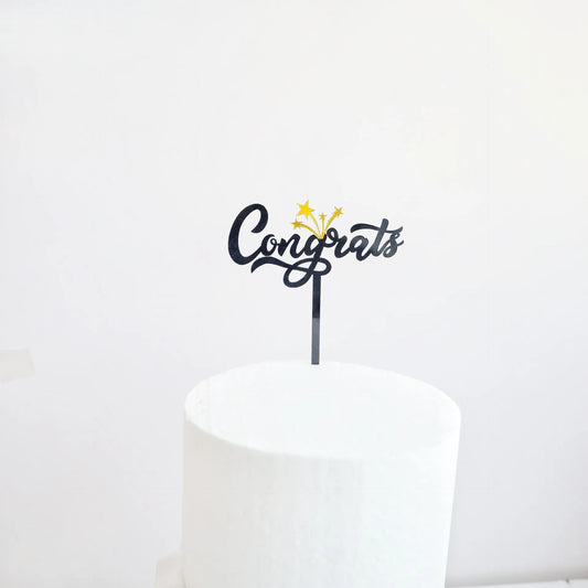 „Congrats“ Caketopper – Schwarzes Design mit goldenen Sternen für feierliche Anlässe